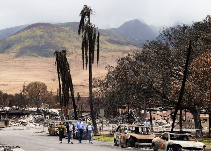 Χαβάη: Εκκληση στους τουρίστες να επισκεφθούν το Μάουι – Εκρηξη απολύσεων μετά τις φονικές πυρκαγιές