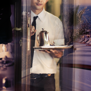 ΕΛΣΤΑΤ: Αύξηση 16,6% στον τζίρο των καταλυμάτων το δεύτερο τρίμηνο – Στο 9,1% στην εστίαση