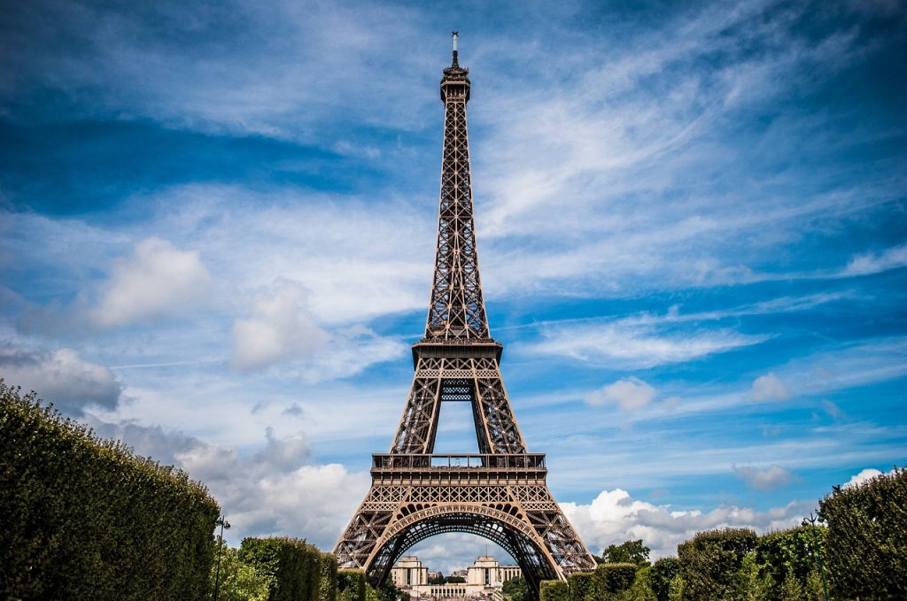 Γαλλία: Προ των πυλών το ρεκόρ στον τουρισμό