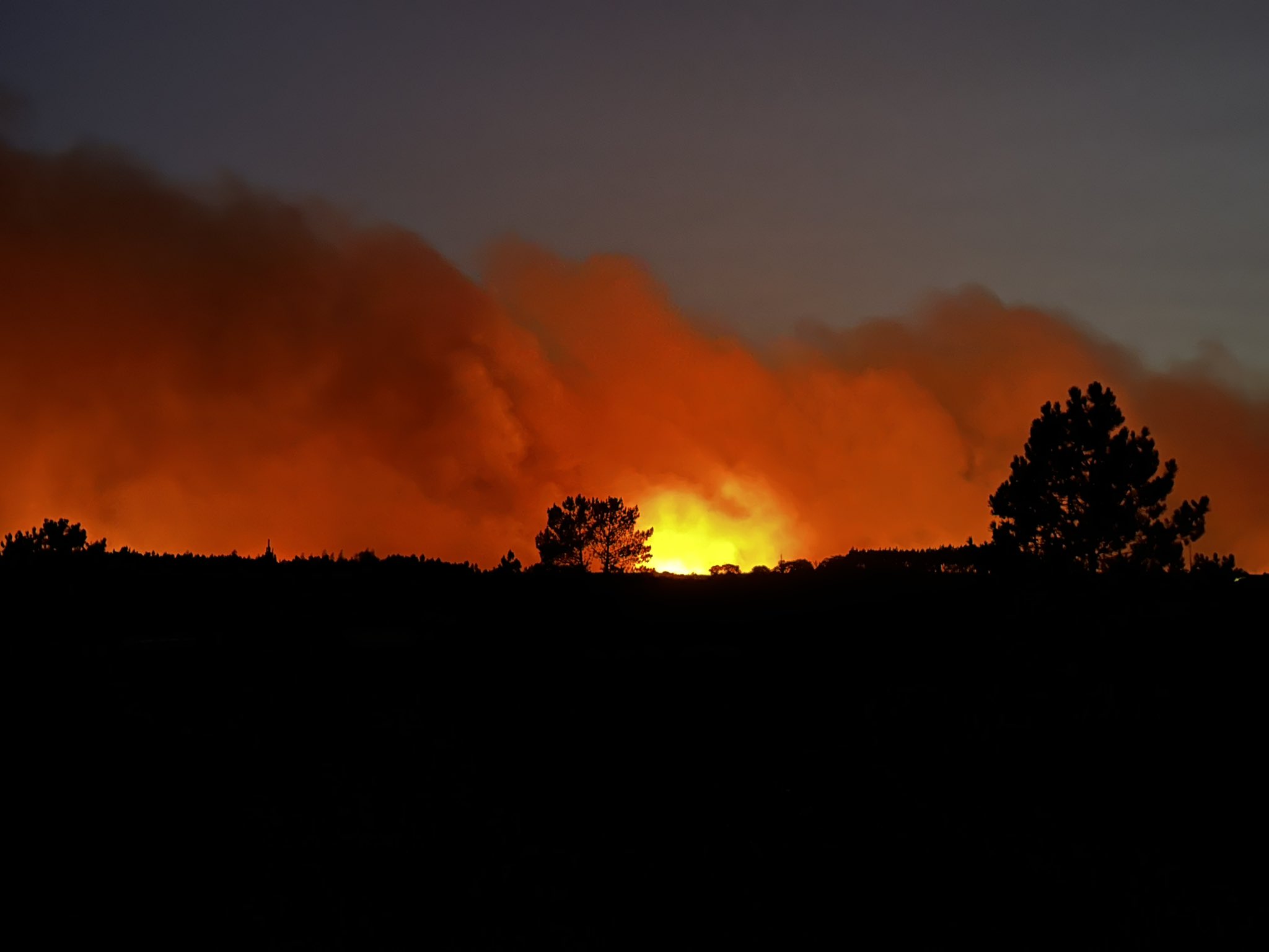 Η Ιβηρική φλέγεται: Πυρκαγιές κατακαίνε την Πορτογαλία, ισχυρός καύσωνας στην Ισπανία