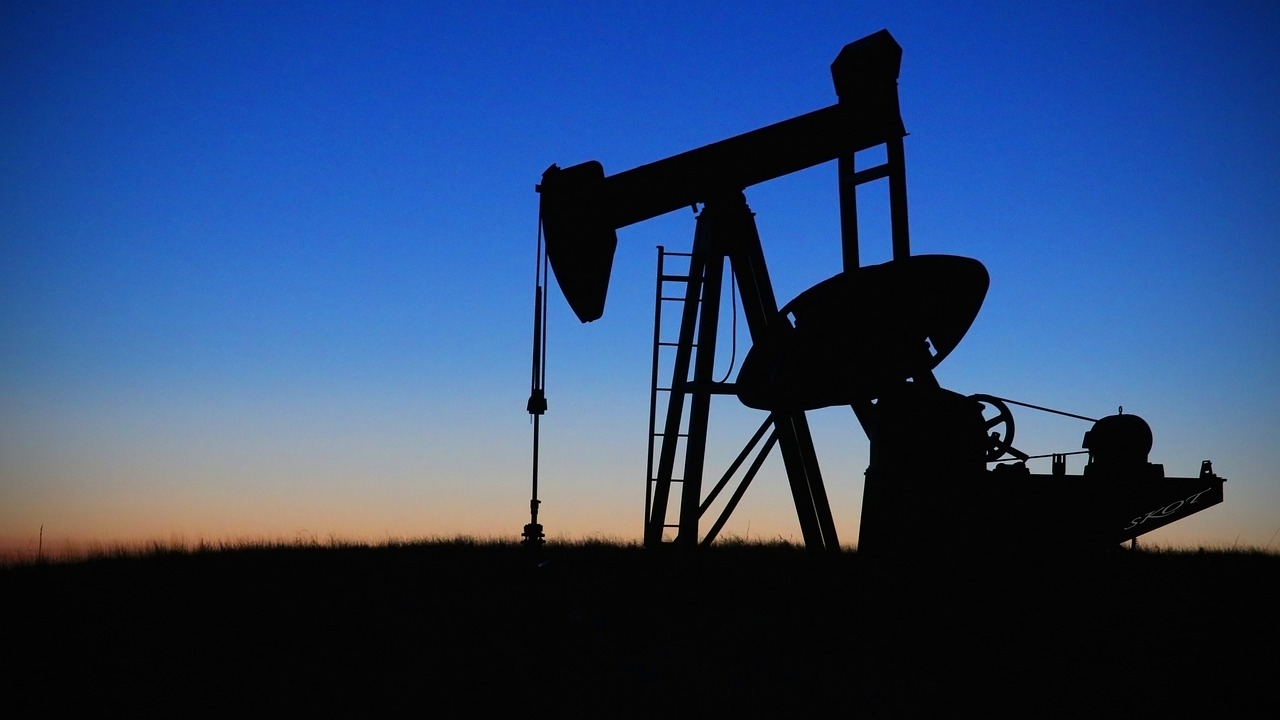 Πετρέλαιο: Καίνε ξανά οι διεθνείς τιμές με άνοδο 9% σε ένα μήνα