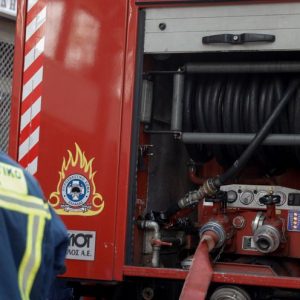 Πυροσβεστική: Φωτιά σε εγκαταλελειμμένο λυόμενο στην Εκάλη