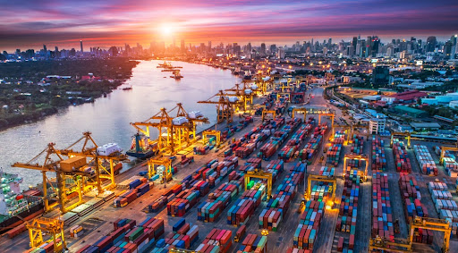 Logistics: Αναζητούνται ασιατικές βάσεις για μετακίνηση εκτός Κίνας
