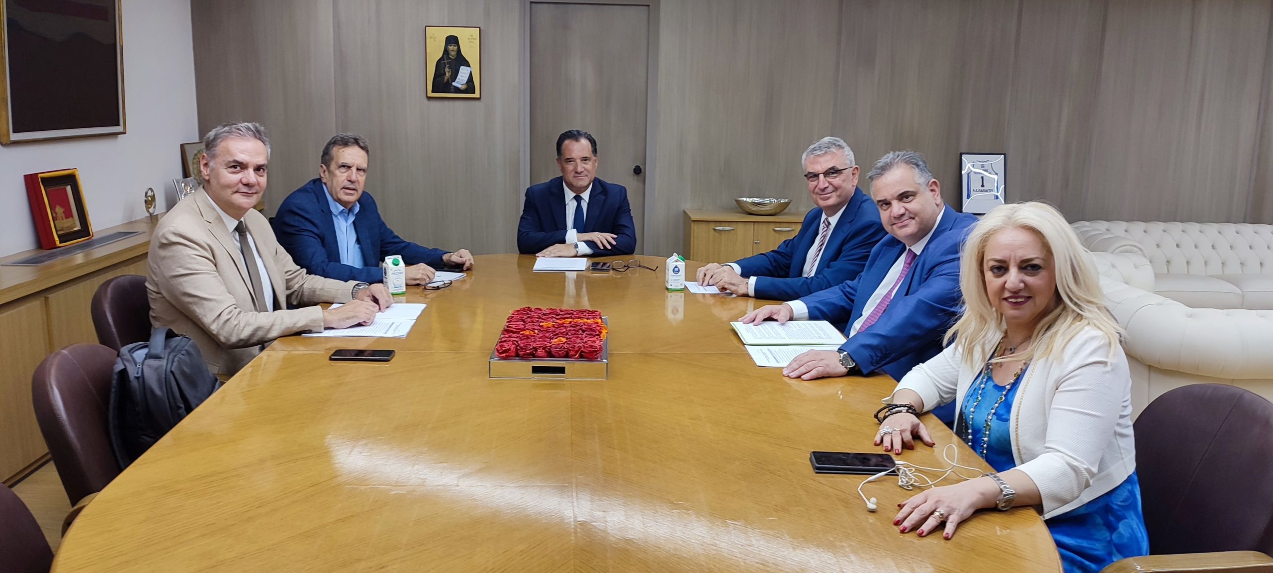 Labor Min. meets with Hellenic Confederation of Commerce and Entrepreneurship (ESEE)