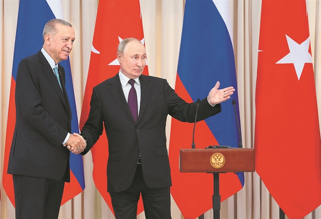 Τουρκία – Ρωσία: Μοιράζουν σιτηρά και Μαύρη Θάλασσα