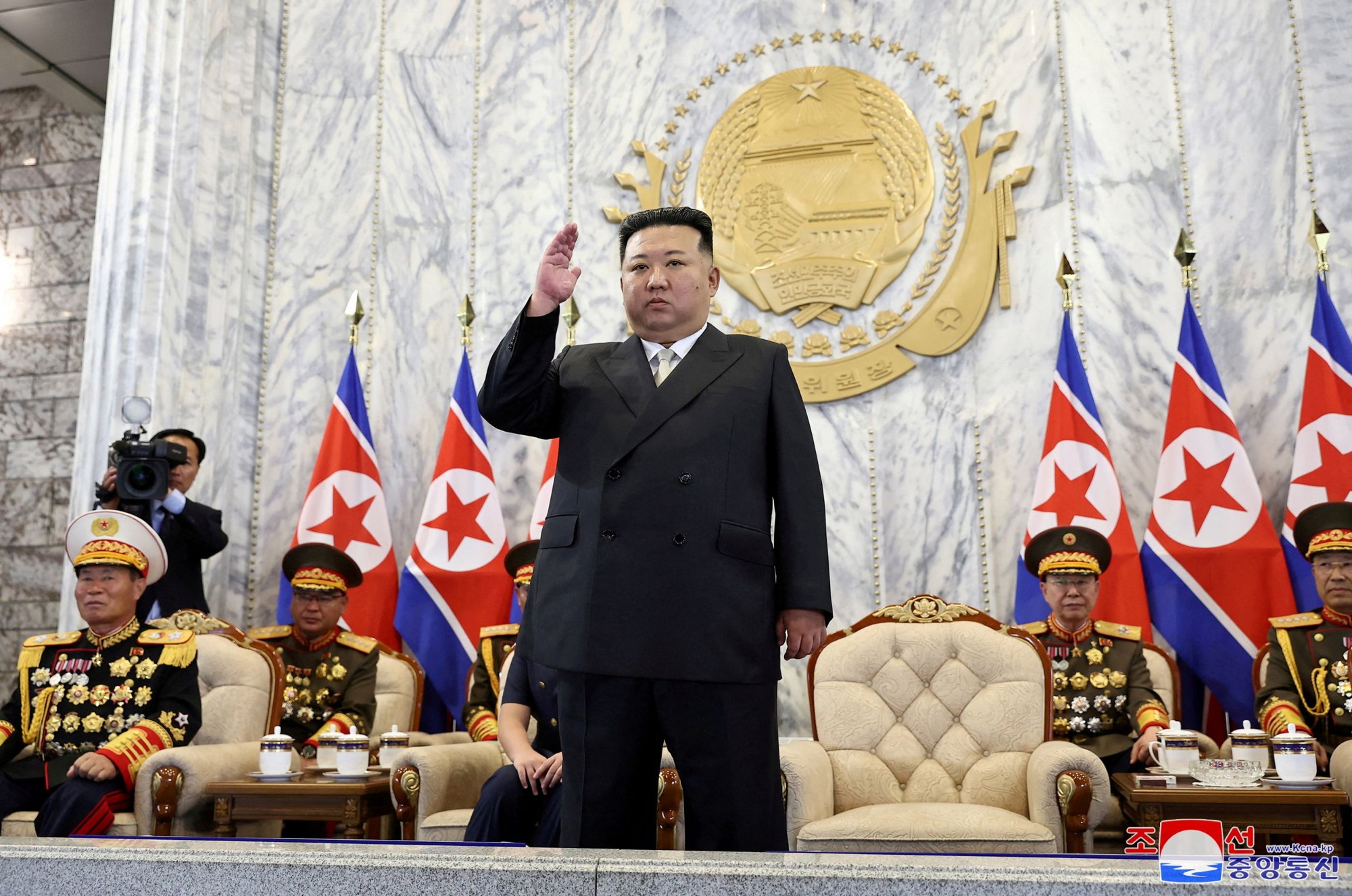Κιμ Γιονγκ Ουν: Οι κάτοικοι στο Βλαδιβοστόκ της Ρωσίας αναμένουν τον Βορειοκορεάτη ηγέτη – Ανησυχούν οι ΗΠΑ