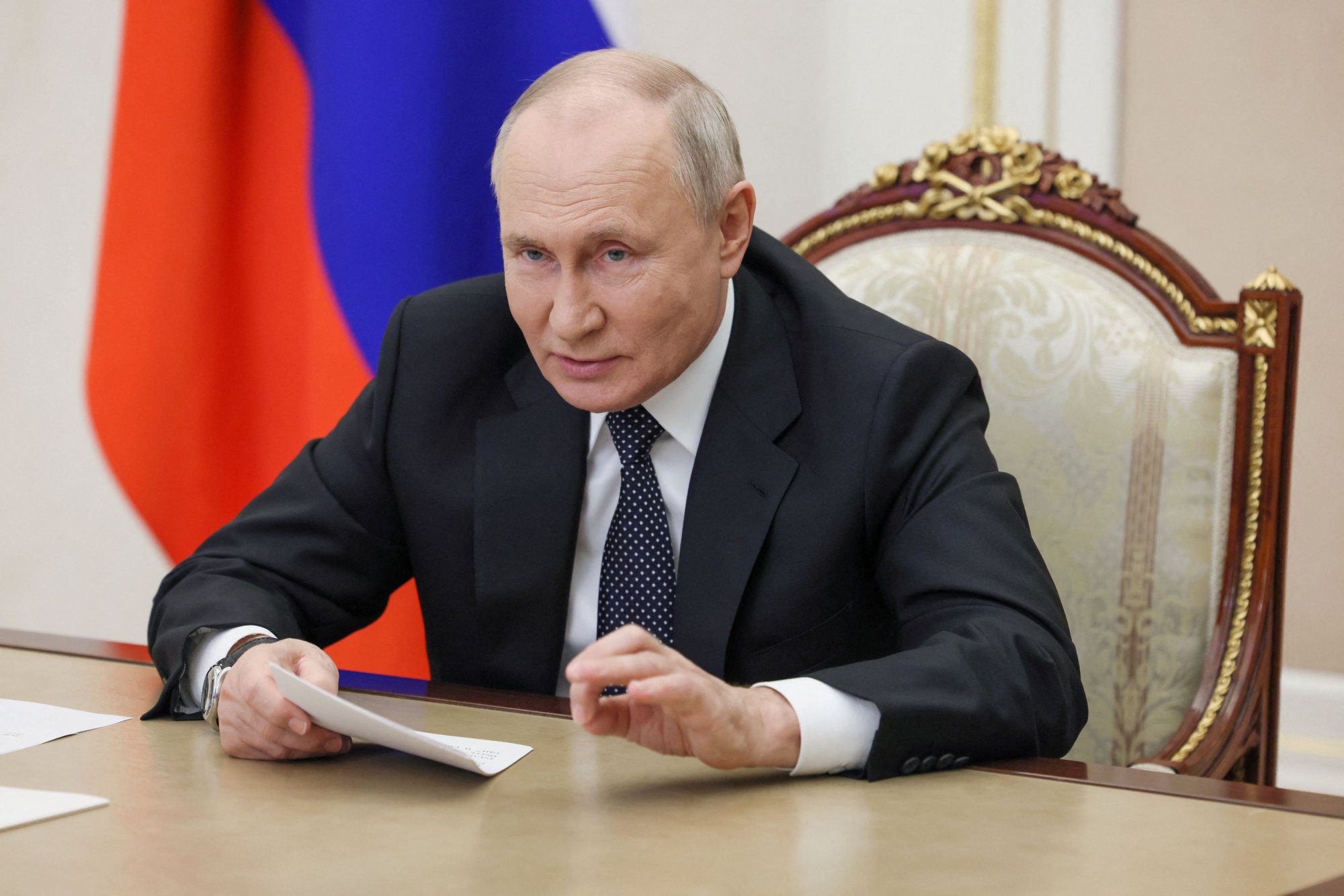 Πούτιν: Traders και τράπεζες «σπάνε» το ταμπού με τη Ρωσία