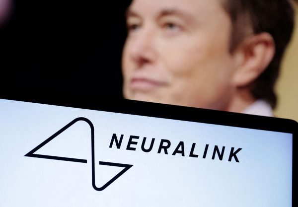 Neuralink: O Ίλον Μασκ ζητά εθελοντές για τσιπ στον εγκέφαλο