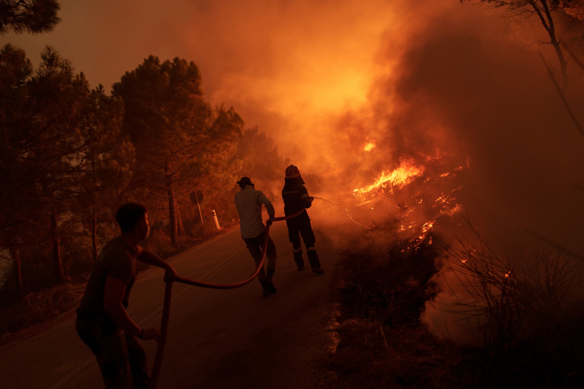 Φωτιά στον Έβρο: Περιορίστηκε το μέτωπο στη Λευκίμμη
