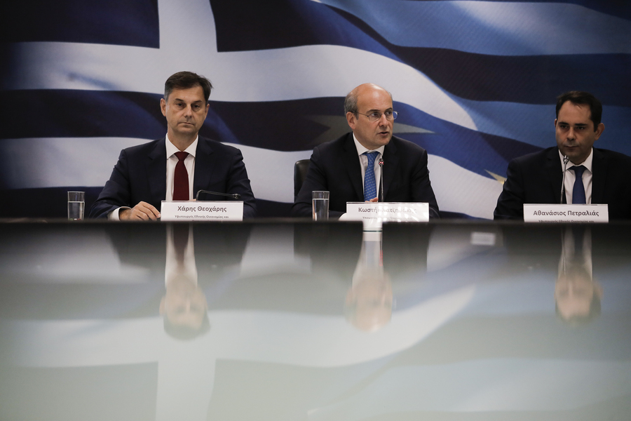 ΥΠΟΙΚ: Το κρίσιμο δεκάμηνο για την ελληνική οικονομία