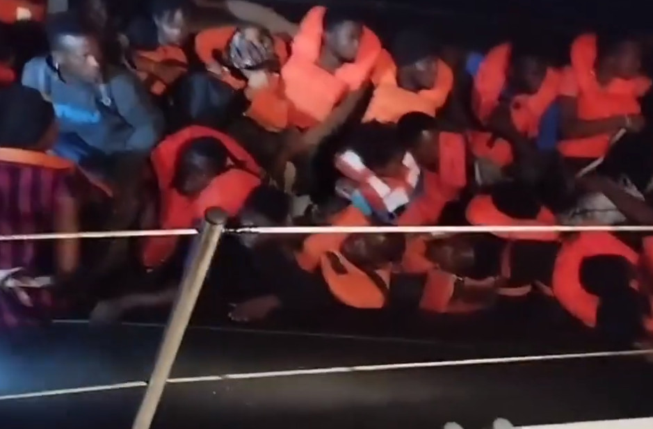 Βίντεο του Λιμενικού από επιχείρηση διάσωσης 47 μεταναστών στο Αιγαίο