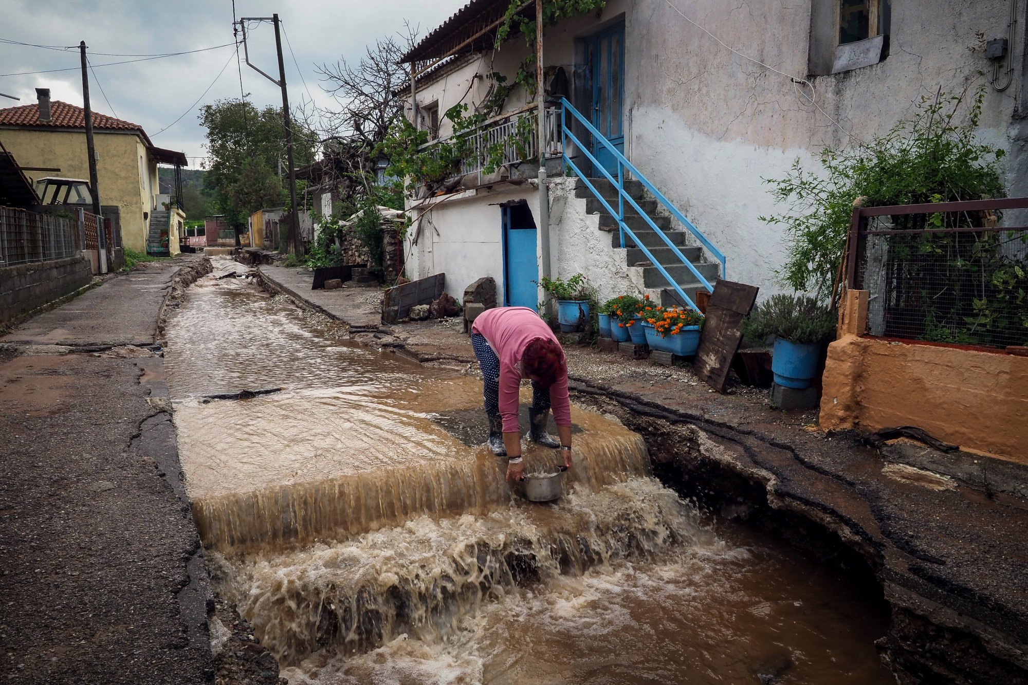 Geology prof warns of risk of Landslides – Immediate Measures Needed in Evia