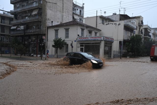 Κακοκαιρία Daniel: 1.196 κλήσεις στο Κέντρο Επιχειρήσεων της Πυροσβεστικής