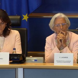 Λαγκάρντ: Σφυροκόπημα Σοσιαλιστών και Αριστερών για τα επιτόκια στο Ευρωκοινοβούλιο
