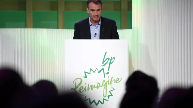 BP: Παραιτήθηκε ο CEO Μπέρναρντ Λούνι