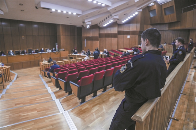 Κορυφή παγόβουνου απλώς η «βιομηχανία μηνύσεων»!