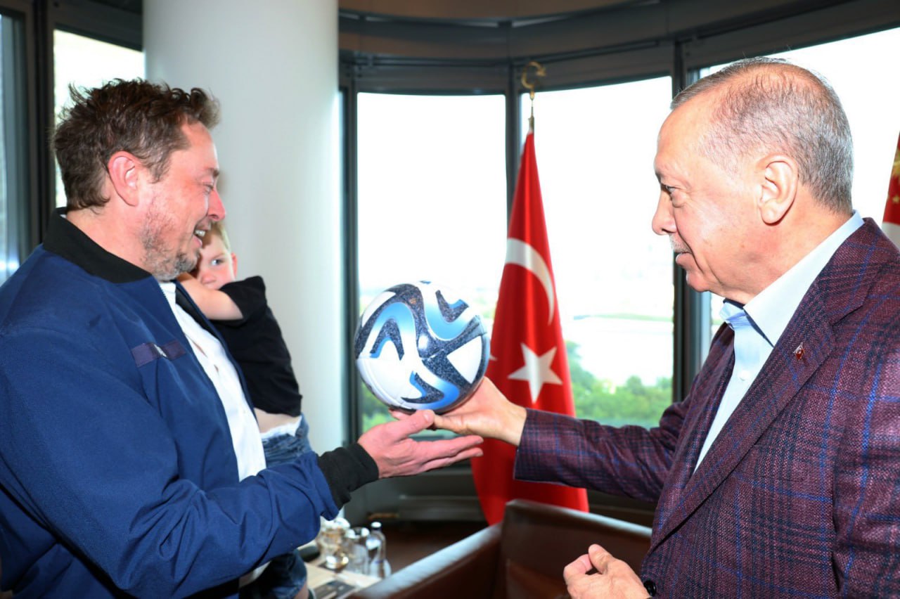 Ερντογάν σε Μασκ: Έλα να φτιάξεις εργοστάσιο της Tesla στην Τουρκία