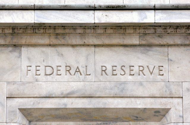 ΗΠΑ: Η Fed εκτός πραγματικότητας και η οικονομία σε αναμονή
