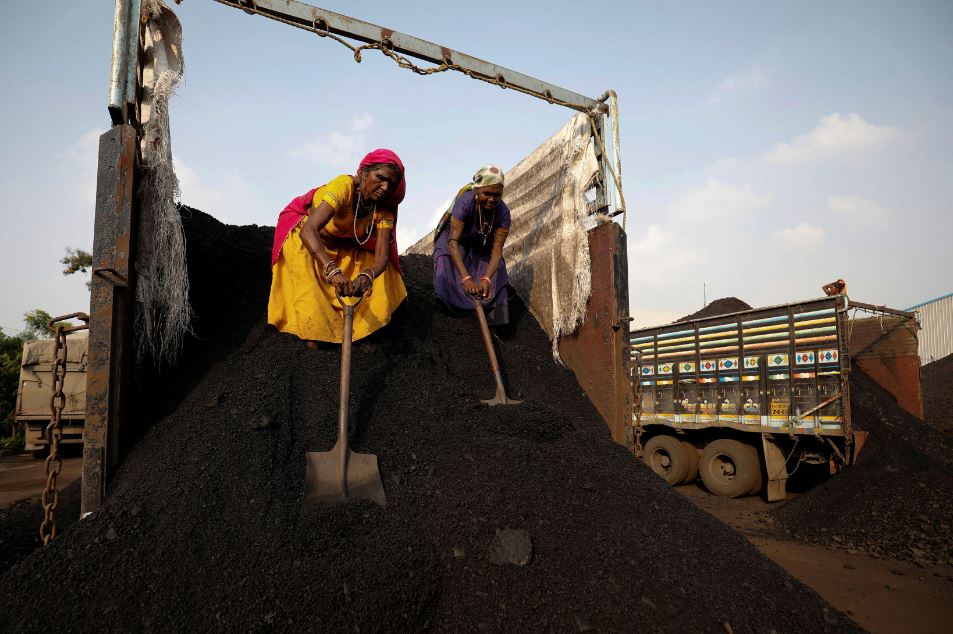 Ινδία: Αυξάνει τη χρήση άνθρακα για παραγωγή ενέργειας λόγω του ασυνήθιστα ξηρού καιρού