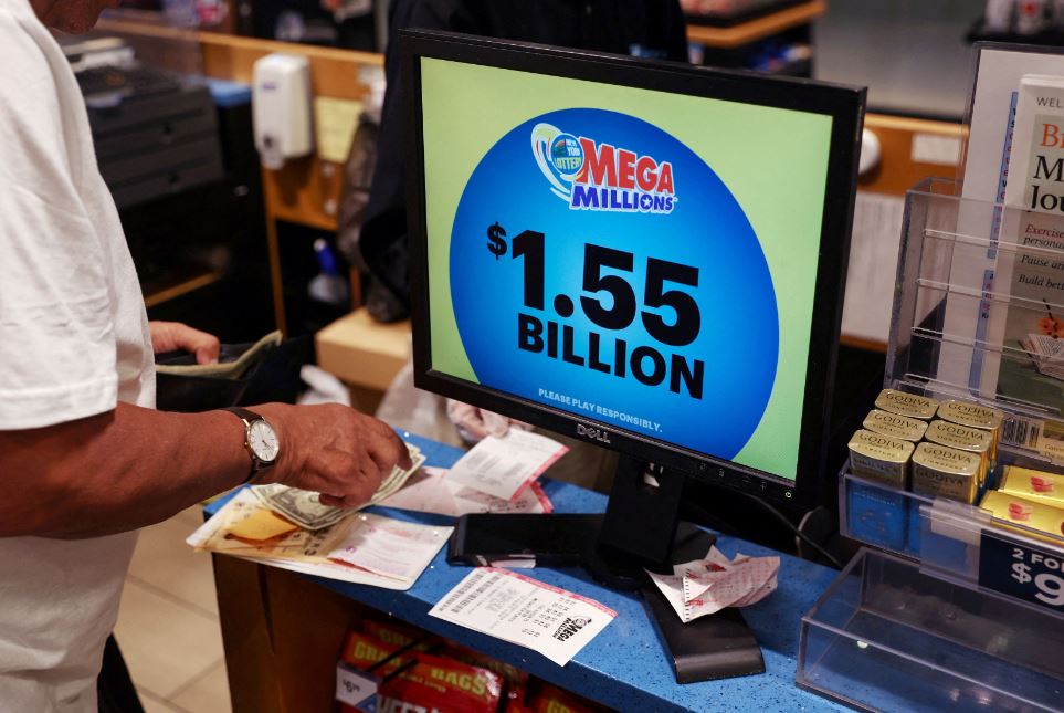ΗΠΑ: Εμφανίστηκε ο υπερτυχερός που κέρδισε 1,6 δισ. δολάρια στη λοταρία Mega Millions