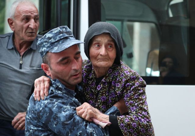 Ναγκόρνο Καραμπάχ: Έφτασαν στην Αρμενία οι πρώτοι εκτοπισμένοι