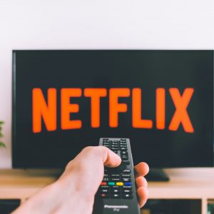 Netflix: Ιστορική συμφωνία με το γαλλικό TF1 για να προβάλλει παραδοσιακή τηλεόραση