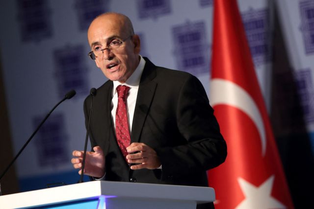 Τουρκία: «Όχι» του Σιμσέκ σε έκτακτα μέτρα για τον πληθωρισμό 