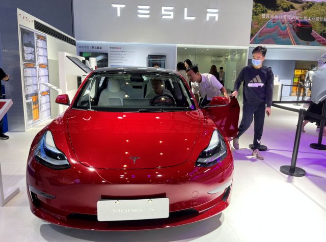 Tesla: Λανσάρει πρώτα στην Κίνα το νέο Model 3