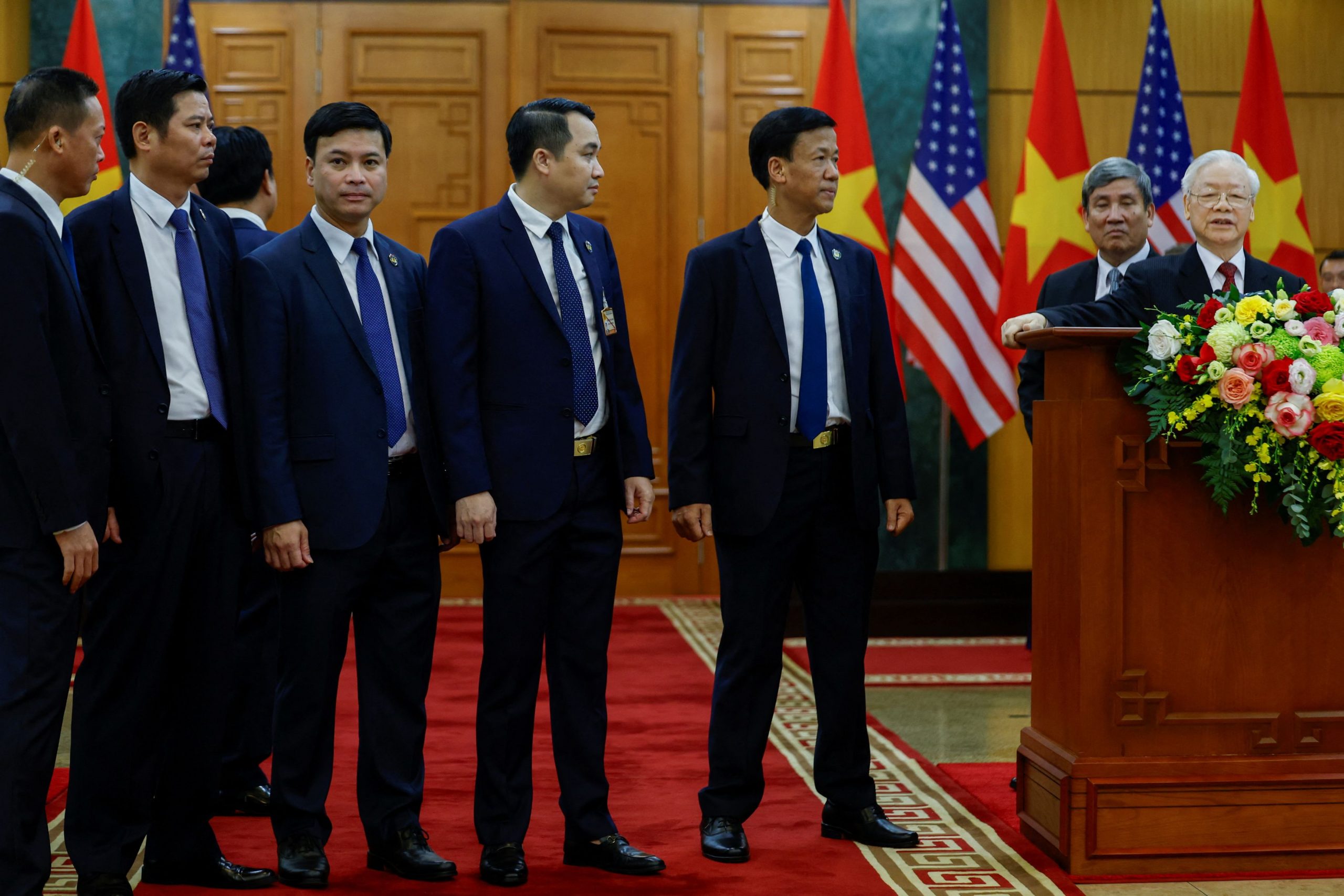 ΗΠΑ – Βιετνάμ: Στρατηγική συνεργασία επιδιώκει ο Μπάιντεν για ημιαγωγούς και σπάνιες γαίες