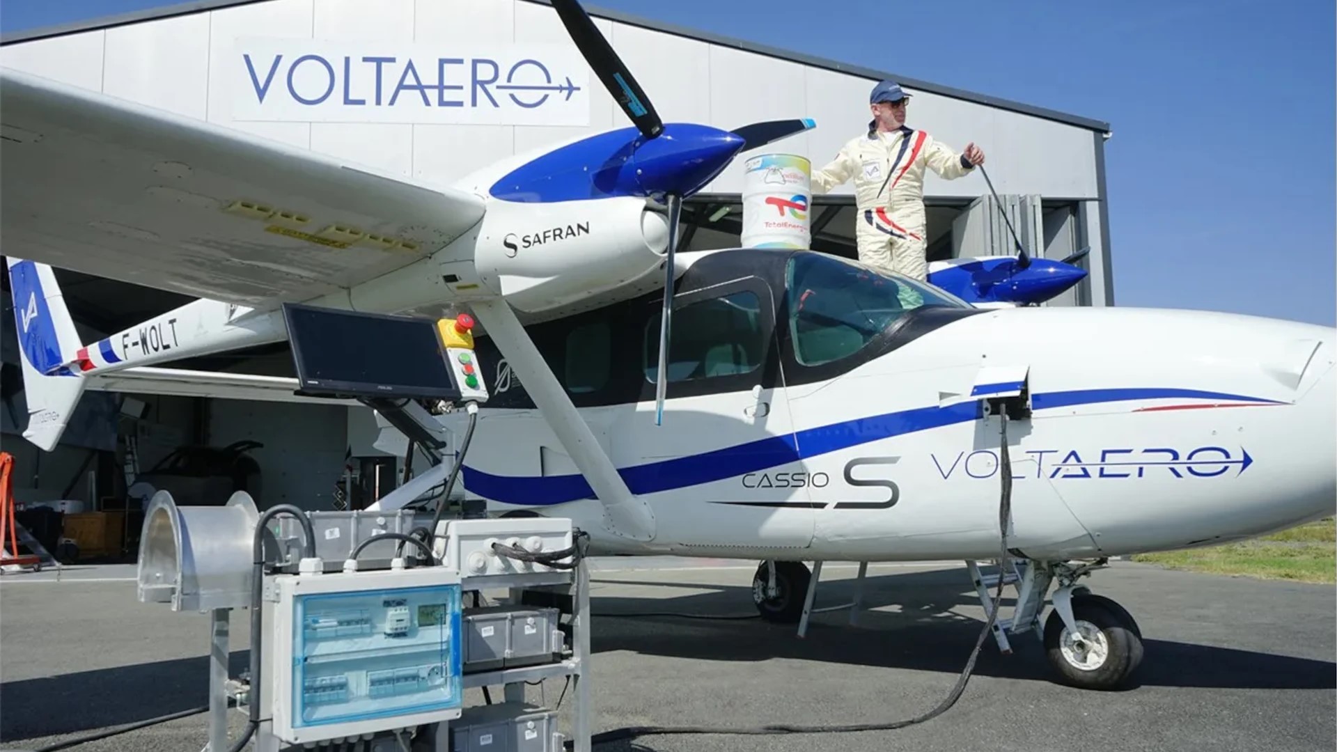 Πτήση ορόσημο για το υβριδικό-ηλεκτρικό αεροσκάφος με καύσιμα από στέμφυλα