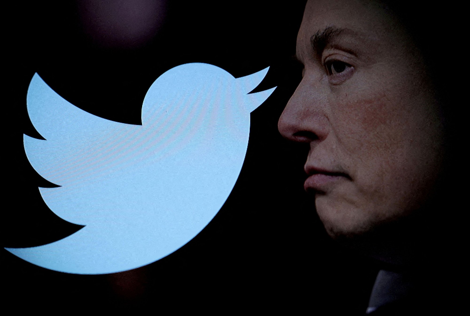 Ίλον Μασκ: Ένας χρόνος στο τιμόνι του Twitter – Πτώση χωρίς αναστροφή;