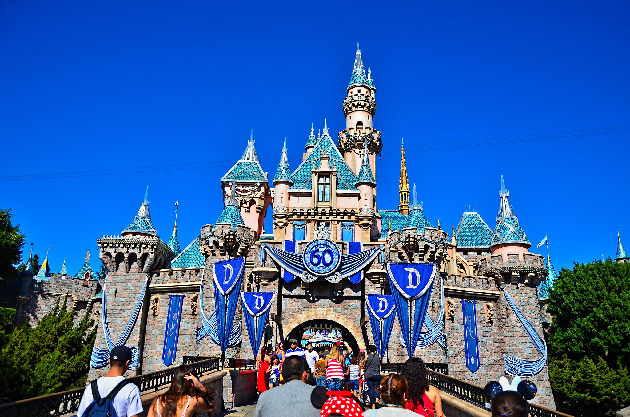 Disneyland: Μέχρι πόσο μπορεί να πληρώσει κάποιος για μια επίσκεψη