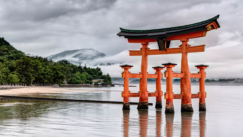 Ιαπωνία: Τουριστικός φόρος στον διάσημο «πλωτό ναό»