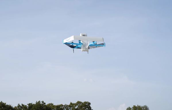 Amazon: Ξεκίνησαν οι διανομές φαρμάκων με drone