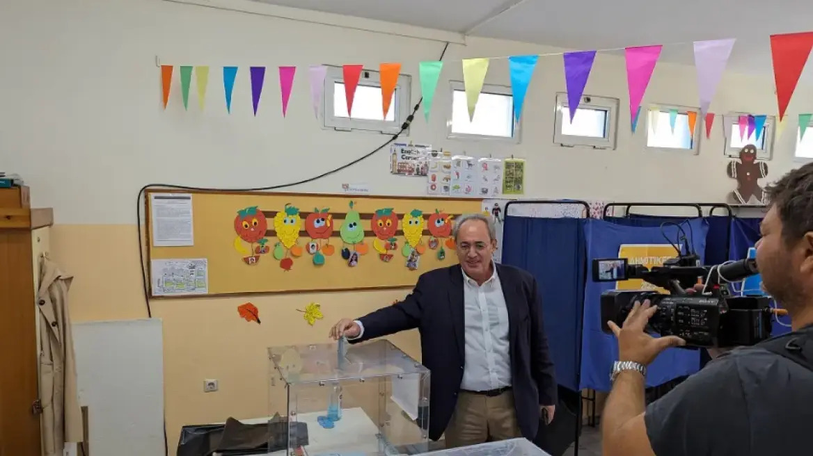 Αυτοδιοικητικές εκλογές 2023: Ψήφισε ο υποψήφιος περιφερειάρχης Γιάννης Μυλόπουλος
