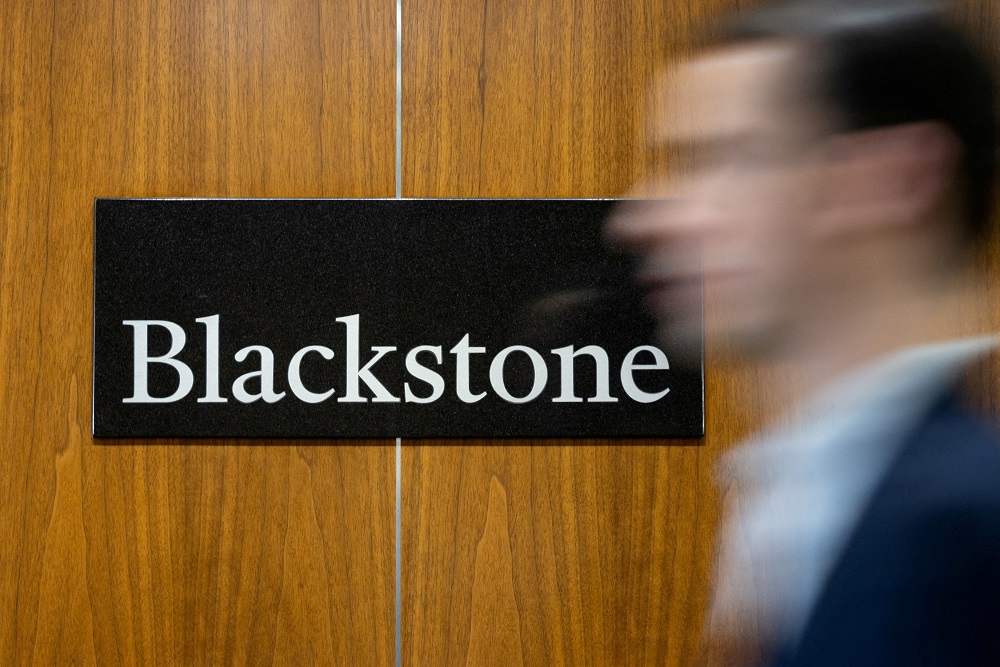 Blackstone: Μειωμένα τα μερίσματα στα «μεγάλα κεφάλια»
