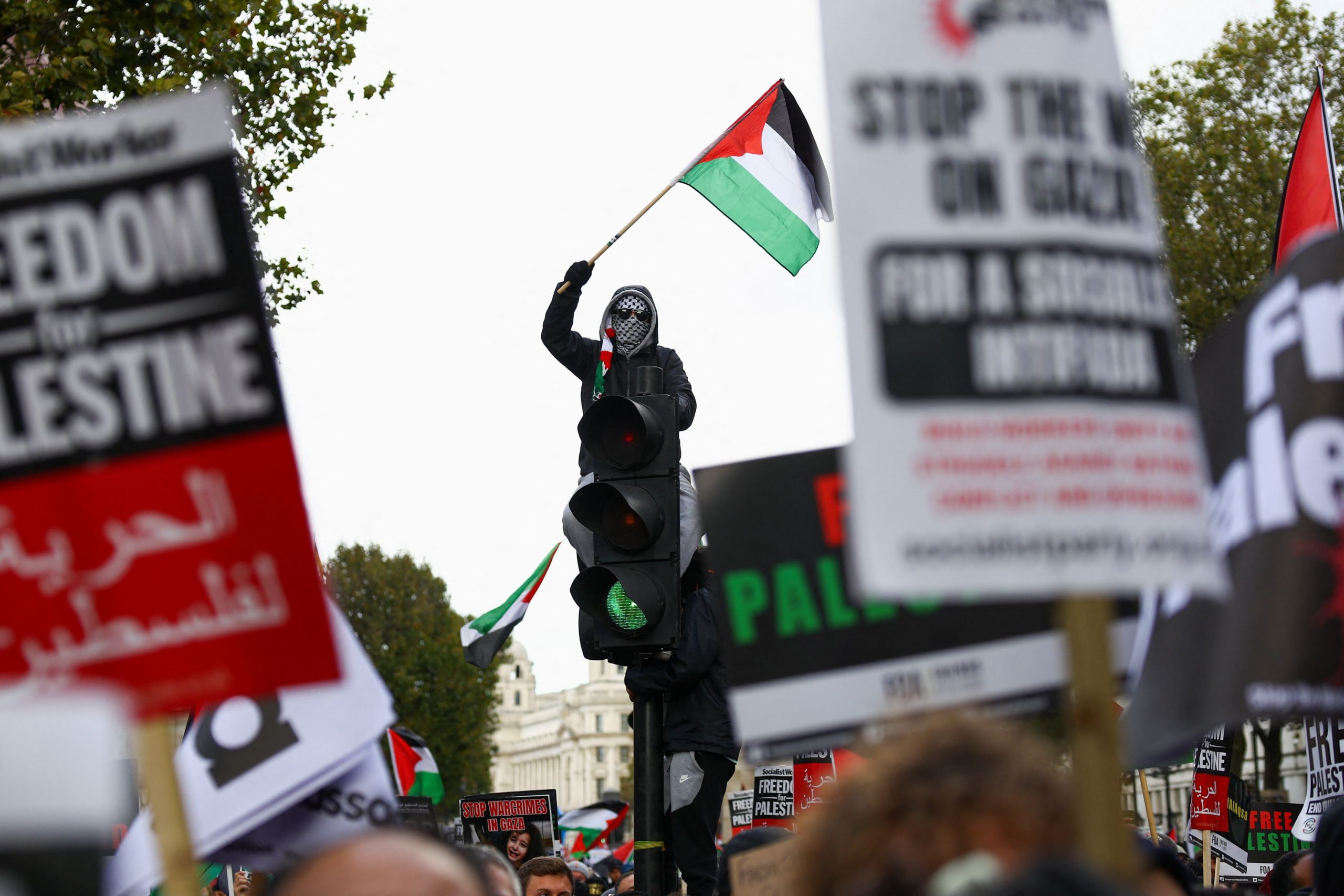 Βρετανία: Επιβλητική διαδήλωση 100.000 ατόμων υπέρ των Παλαιστινίων