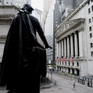 Wall Street: Προσπάθεια αντίδρασης μετά τις πιέσεις που δέχθηκε χθές
