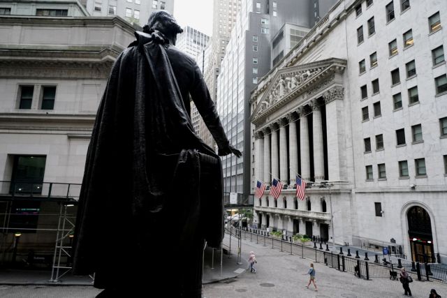 Wall Street: Διόρθωση μετά το ανοδικό σερί