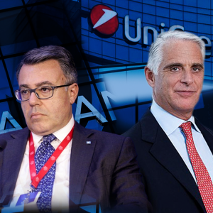 Bloomberg: Η UniCredit πληρώνει πάνω από 600 εκατ. ευρώ για νέο μερίδιο στην Alpha Bank