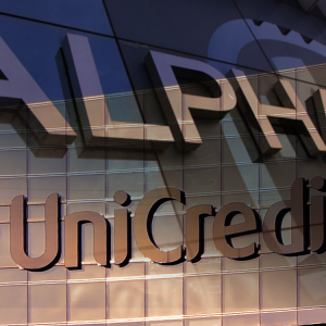Uncredit: «Θρυαλλίδα» για εξελίξεις στις ευρωπαϊκές τράπεζες το με Alpha