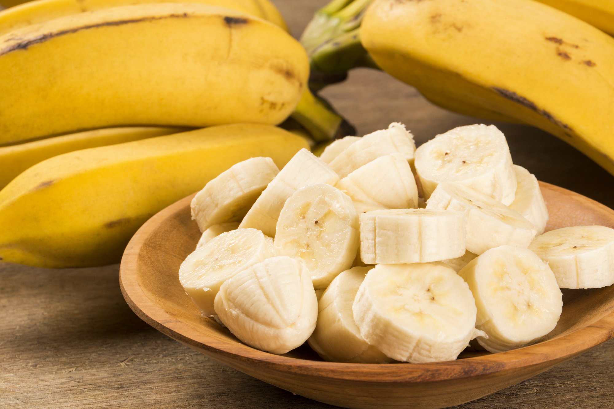 Ασφάλεια τροφίμων: Το τεράστιο λάθος που κάνουμε οι περισσότεροι όταν τρώμε μπανάνες