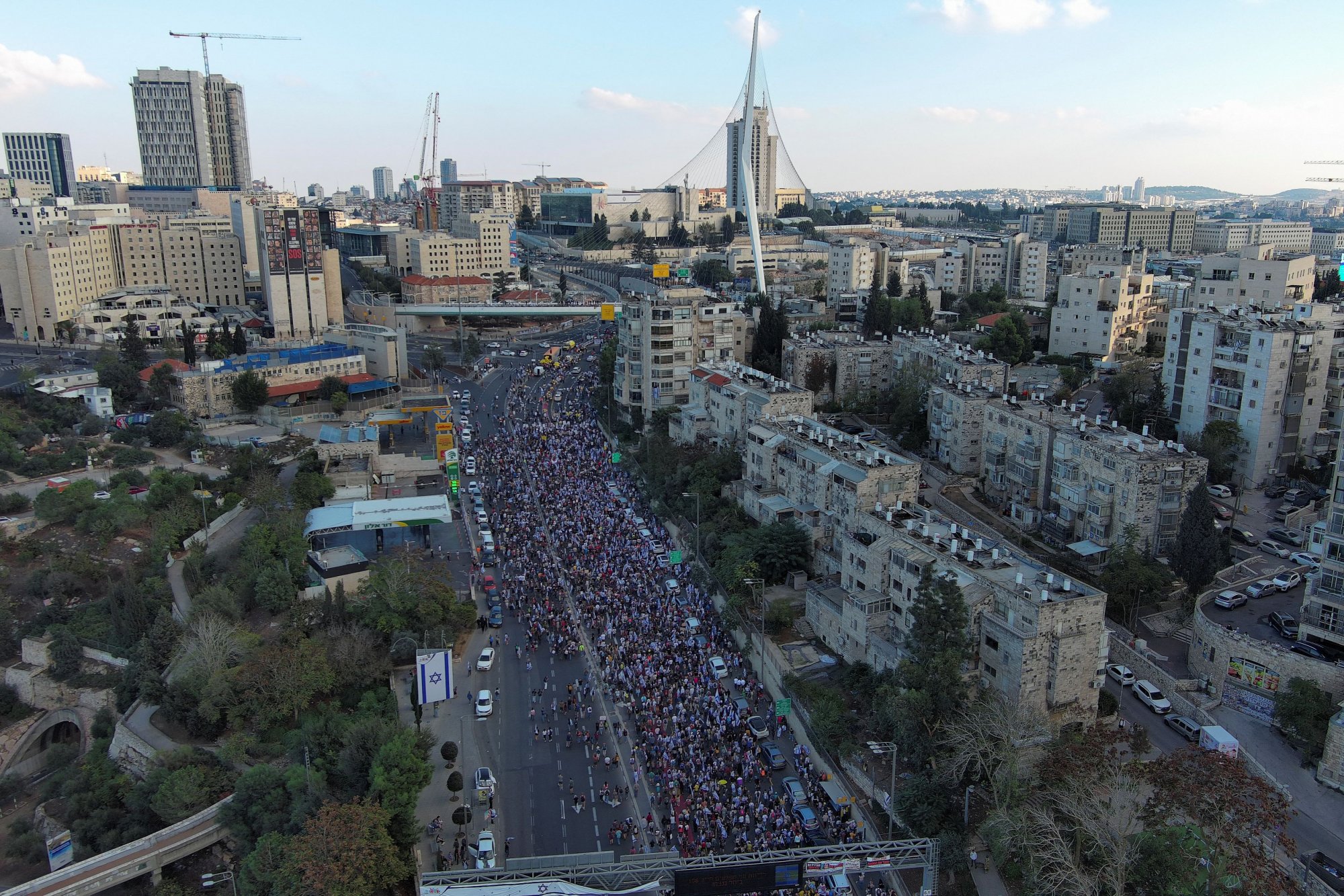 Ισραήλ: 20.000 άνθρωποι στον δρόμο για τους ομήρους