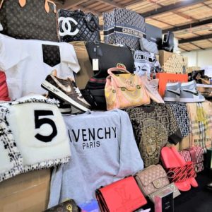 Αγορά: Εντοπίστηκαν και κατασχέθηκαν 41.993 προϊόντα μαϊμού