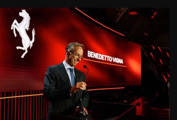 Ferrari: Πώς ο CEO της παραμένει ένα βήμα μπροστά από τον ανταγωνισμό