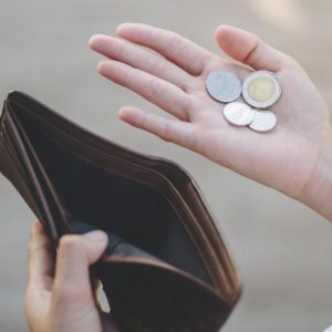 ΙΟΒΕ: Νέα υποχώρηση στην καταναλωτική εμπιστοσύνη