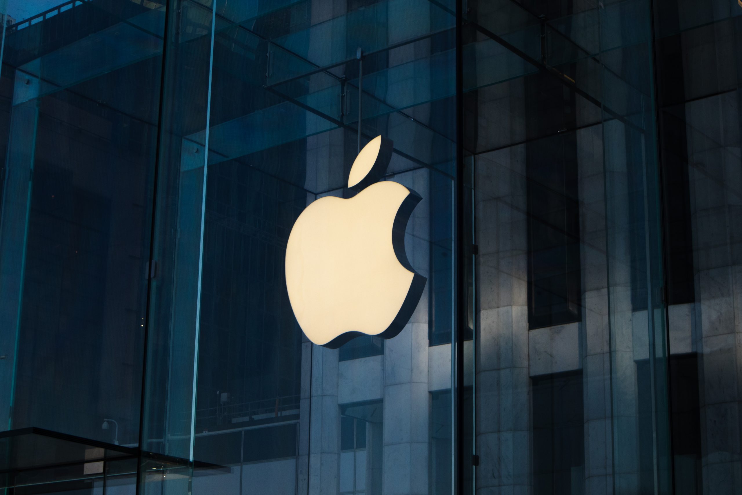 Apple: Ακυρώνει τα σχέδια για ηλεκτρικά οχήματα