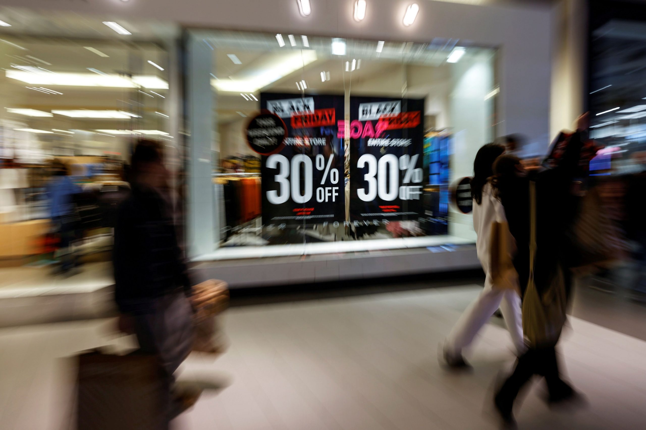 Black Friday: Ανοικτά καταστήματα την Κυριακή – Τι να προσέχετε