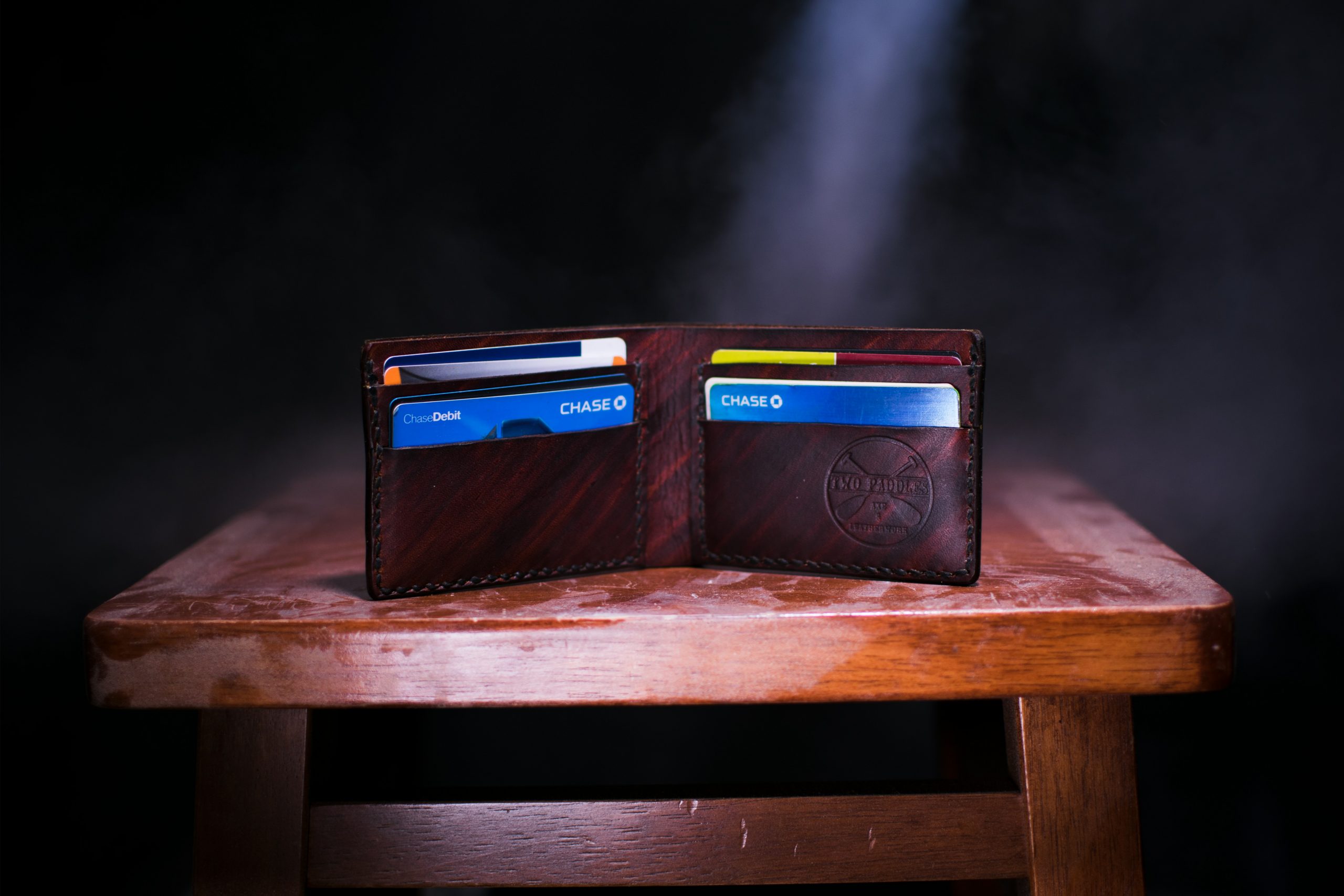 Πιστωτικές κάρτες: Πού οδηγεί η αλόγιστη χρήση από millennials και Gen Zers