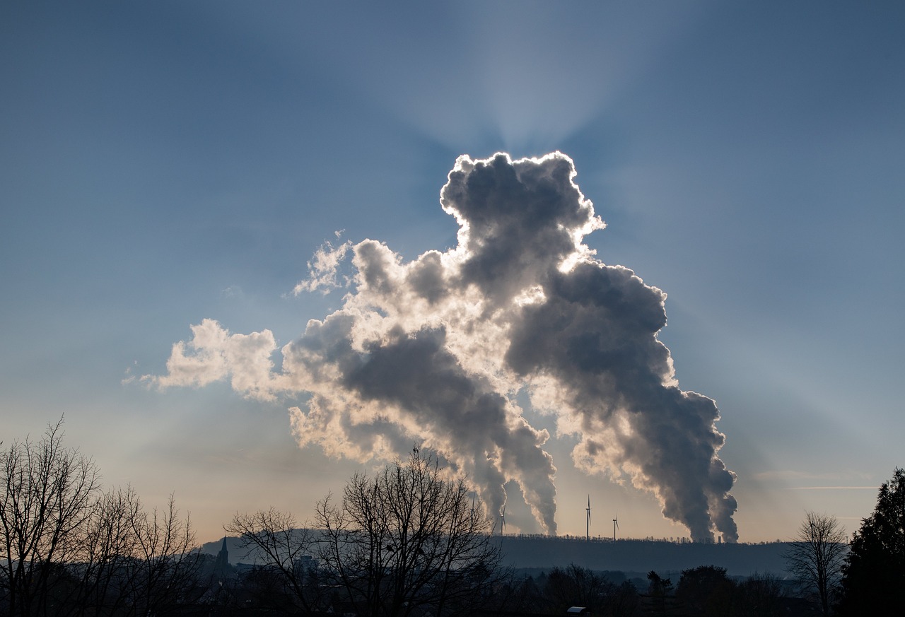 Αέρια θερμοκηπίου: Μείωση κατά 5,3% εκπομπών στην ΕΕ το β’ τρίμηνο 2023